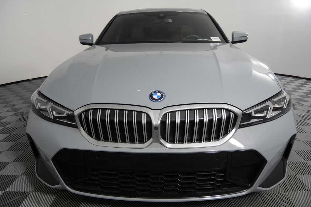 2023 BMW 3 Series 330e iPerformance 10