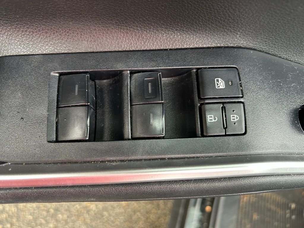 Thumbnail: 2024 Toyota Highlander - 18