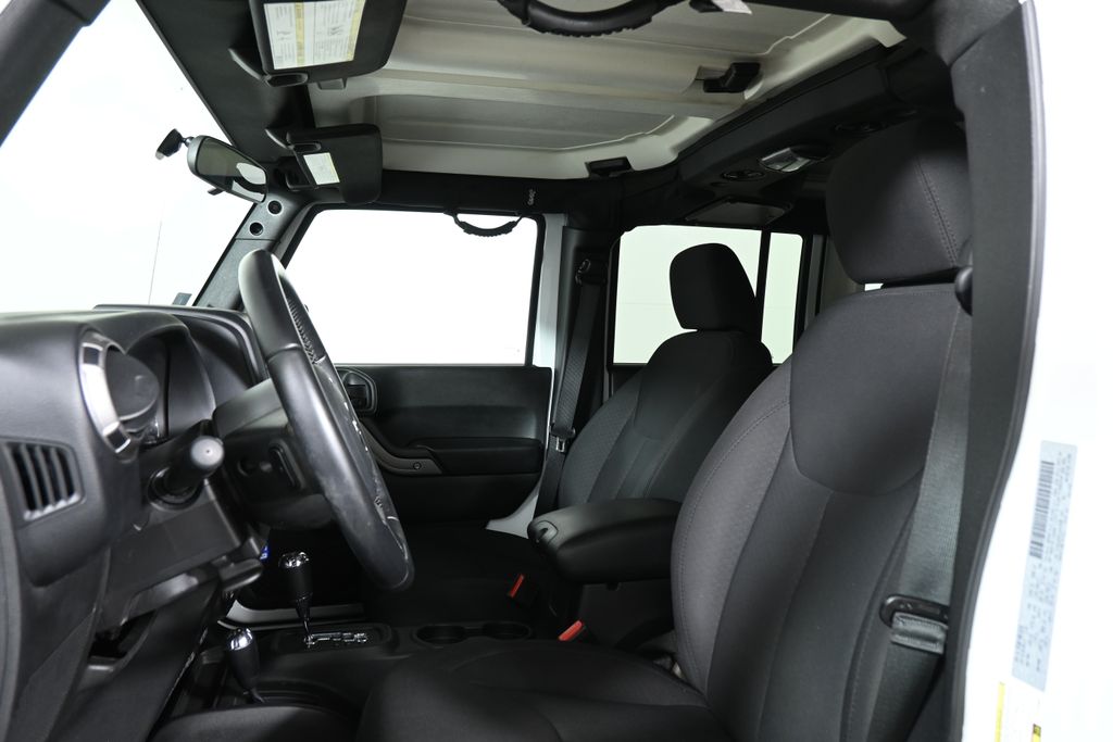 Thumbnail: 2018 Jeep Wrangler - 15