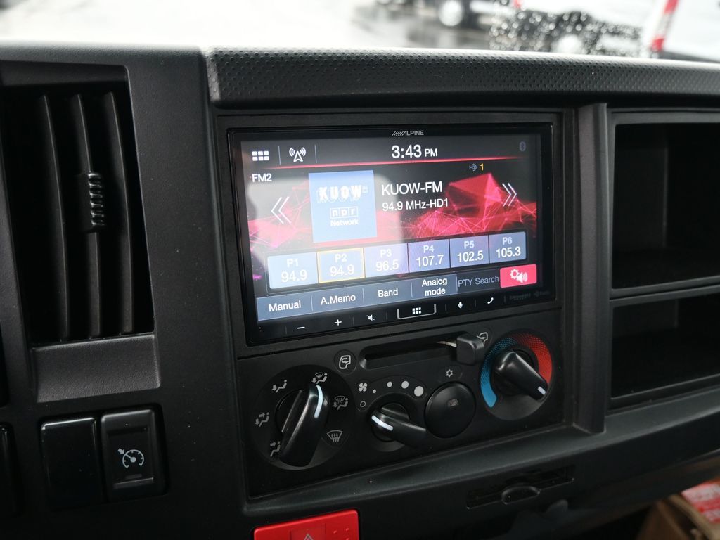 2024 Isuzu NPR HD 