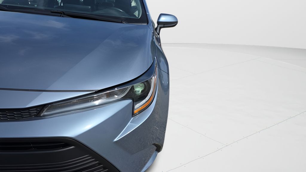 Used 2024  Toyota LE image 26