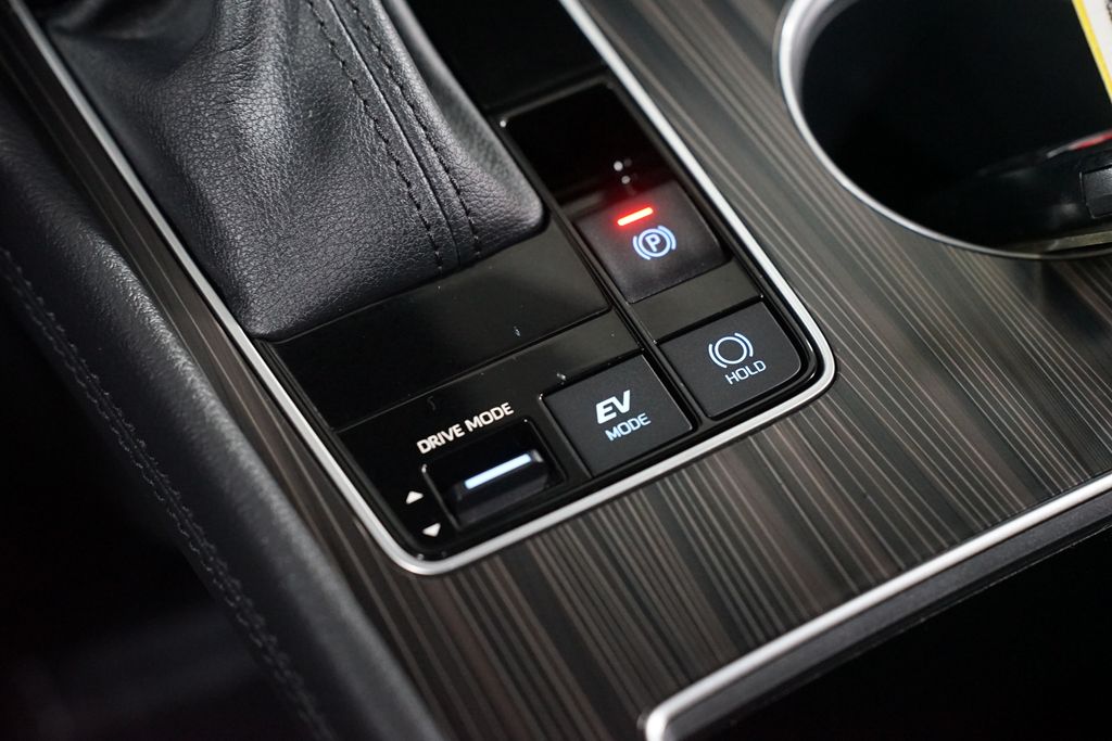 Thumbnail: 2023 Toyota Sienna - 22