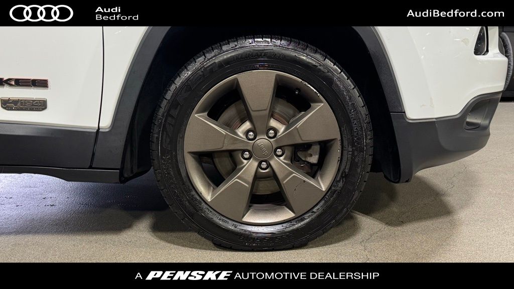 Thumbnail: 2016 Jeep Cherokee - 9