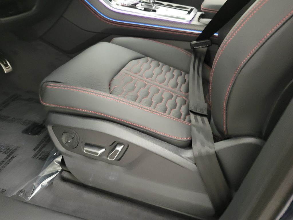 Thumbnail: 2026 Audi RS Q8 - 26