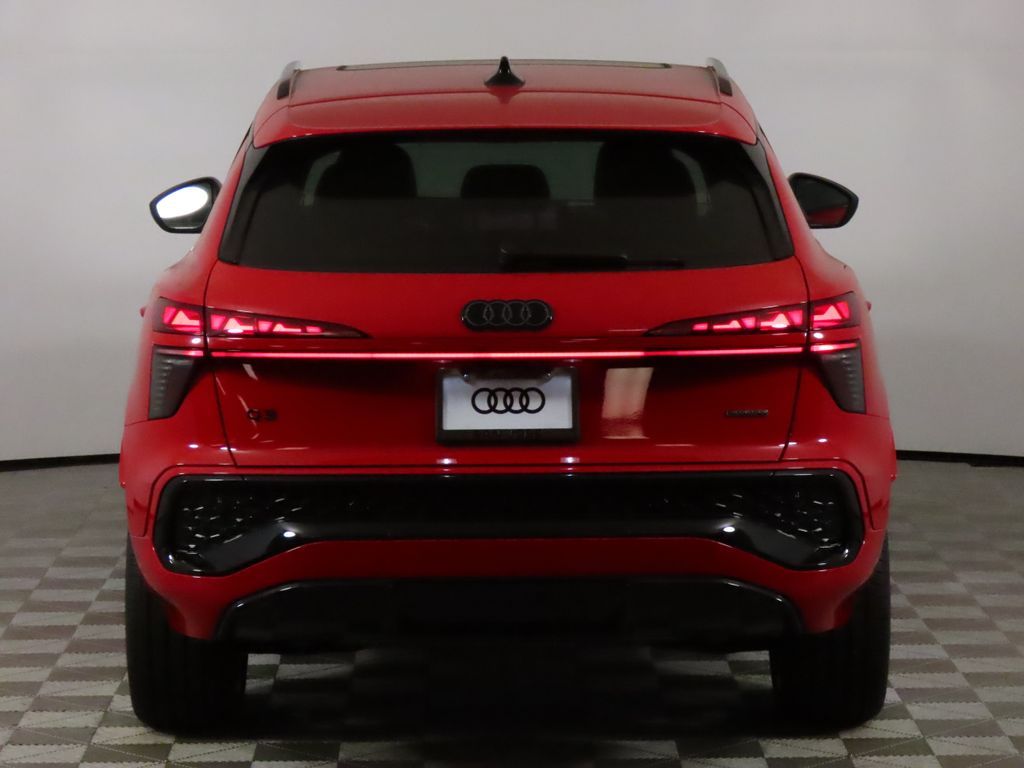Thumbnail: 2026 Audi Q3 - 4