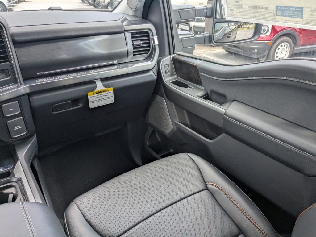 2025 Ford F-350 Super Duty Lariat