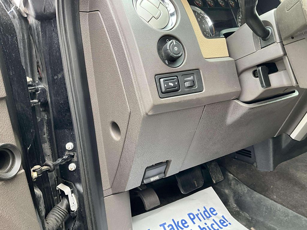 Used 2010 Black Ford XLT image 17