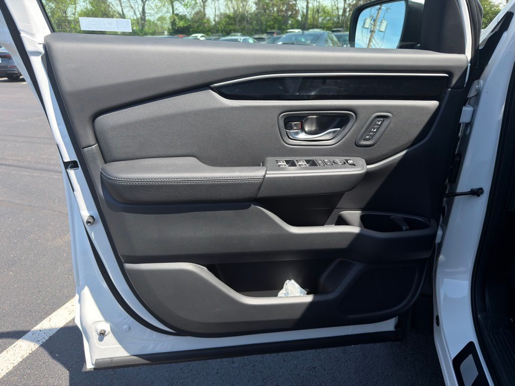 Thumbnail: 2026 Honda Pilot - 17