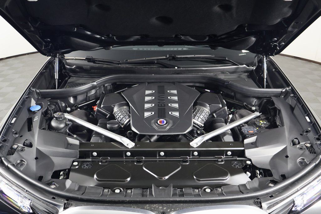 Thumbnail: 2026 BMW X7 - 10