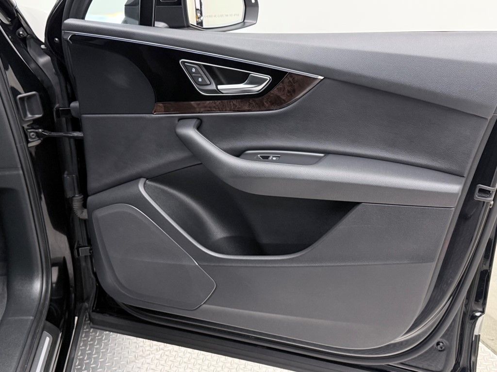 Thumbnail: 2017 Audi Q7 - 18