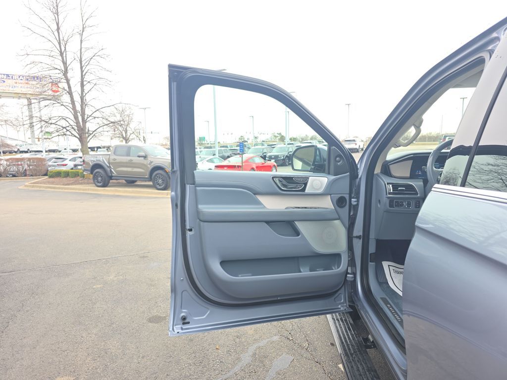 Used 2022 Blue Lincoln Black Label image 14