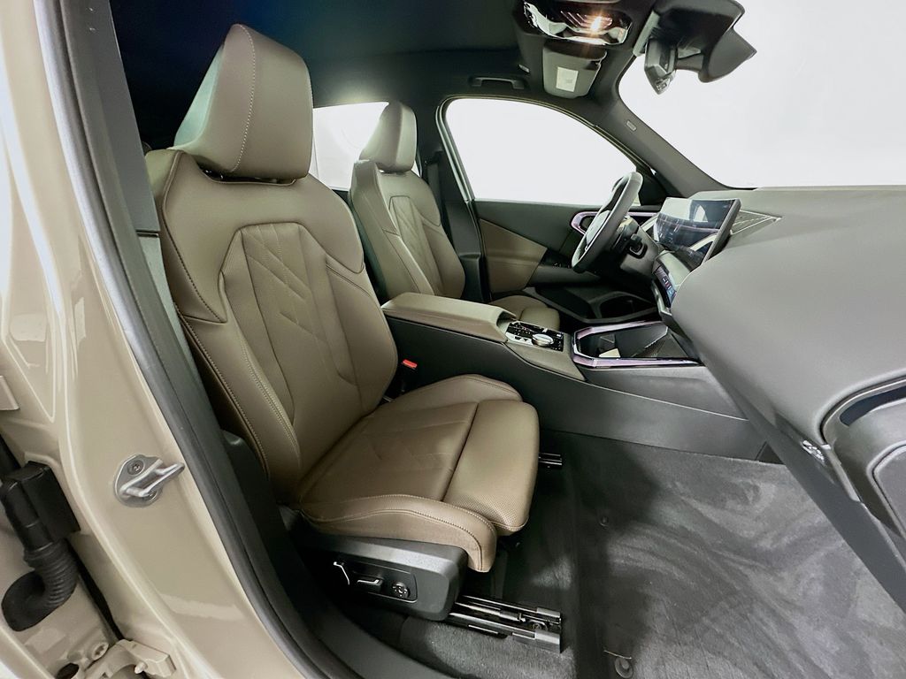 Thumbnail: 2025 BMW X3 - 27