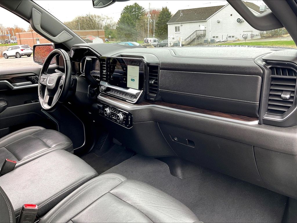 2025 GMC Sierra 1500 — photo 14