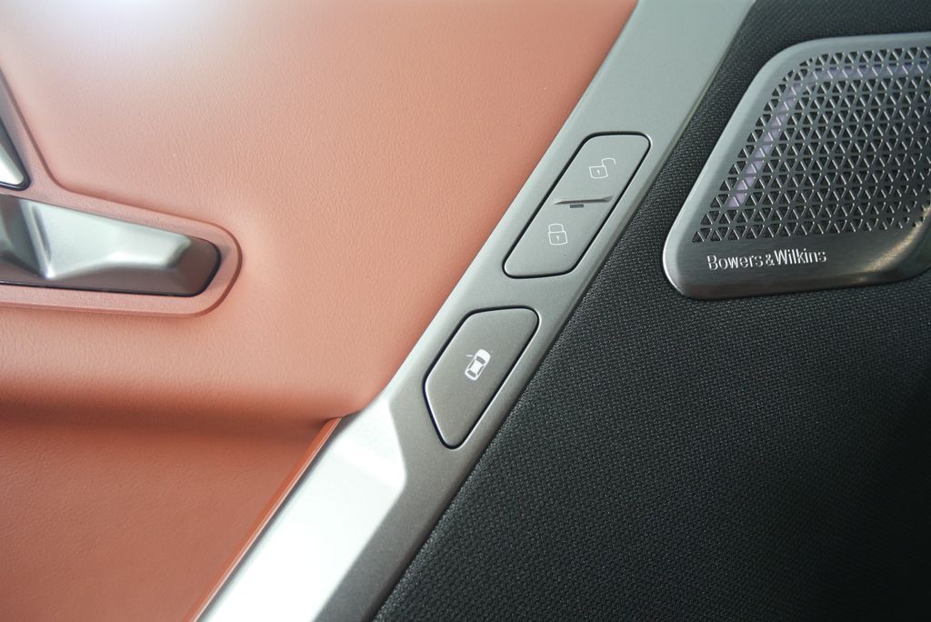 Thumbnail: 2026 BMW iX - 9