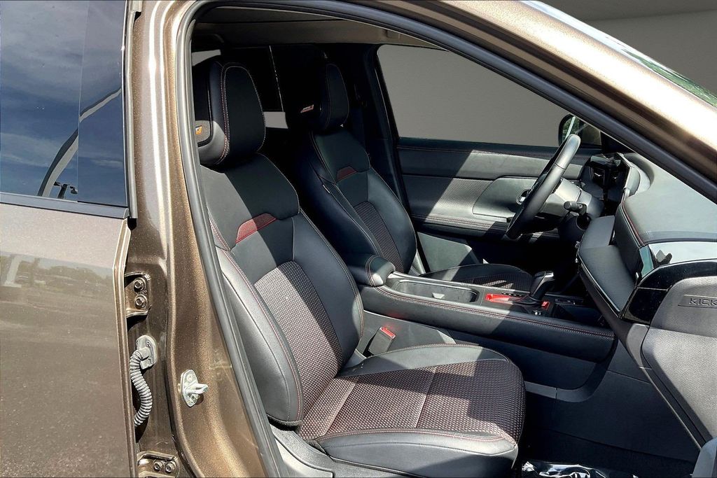 Used 2025 Nissan Kicks SUV