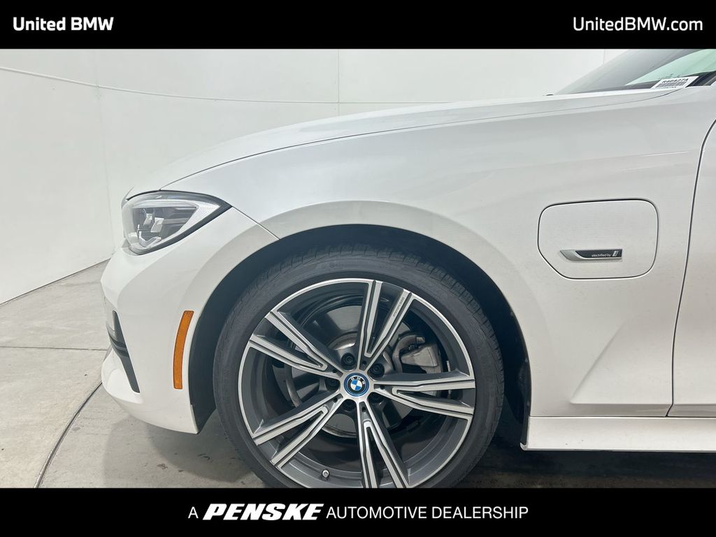 2022 BMW 3 Series 330e iPerformance 10