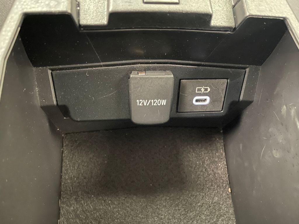 Thumbnail: 2023 Toyota Corolla Cross - 31