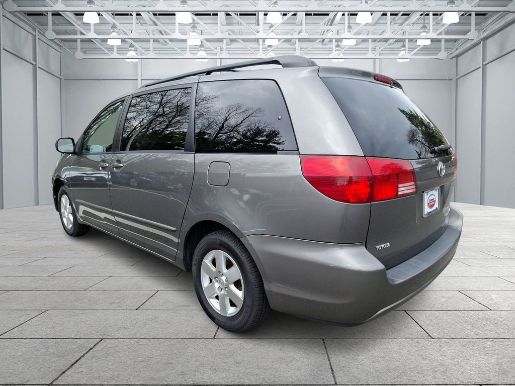 2004 Toyota Sienna CE 6