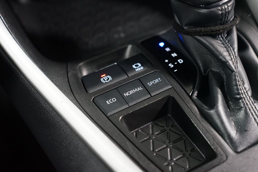 Thumbnail: 2023 Toyota RAV4 - 22