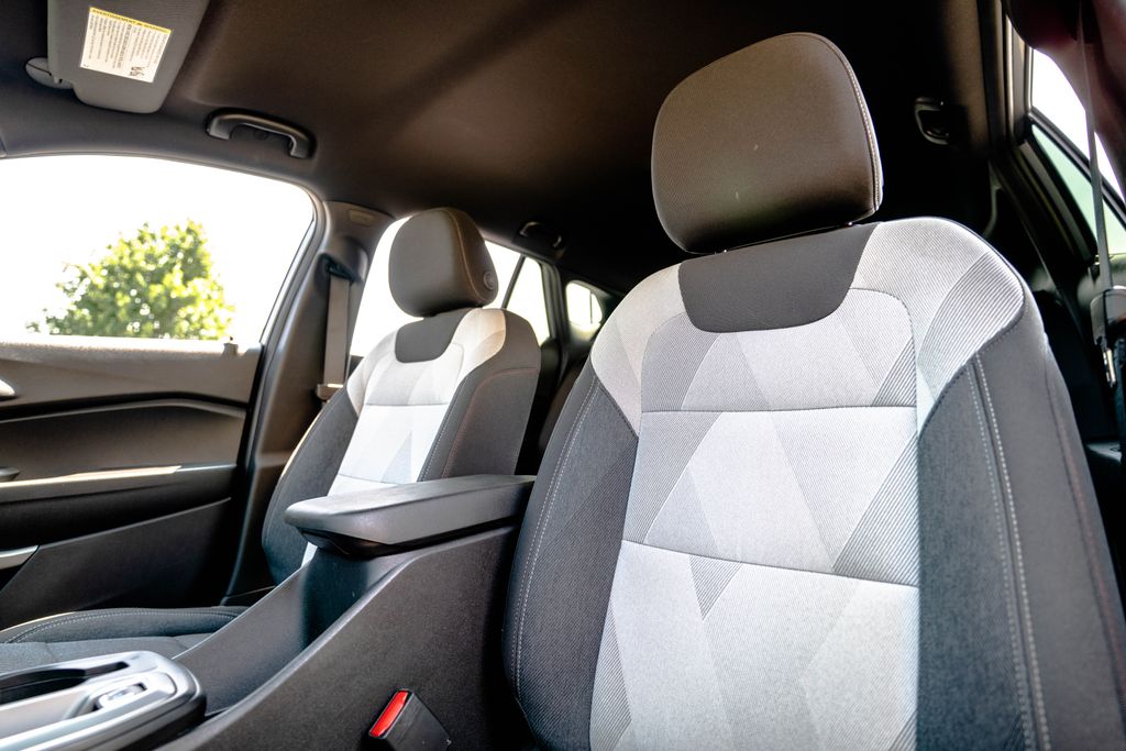 Used 2024 Chevrolet Trax SUV