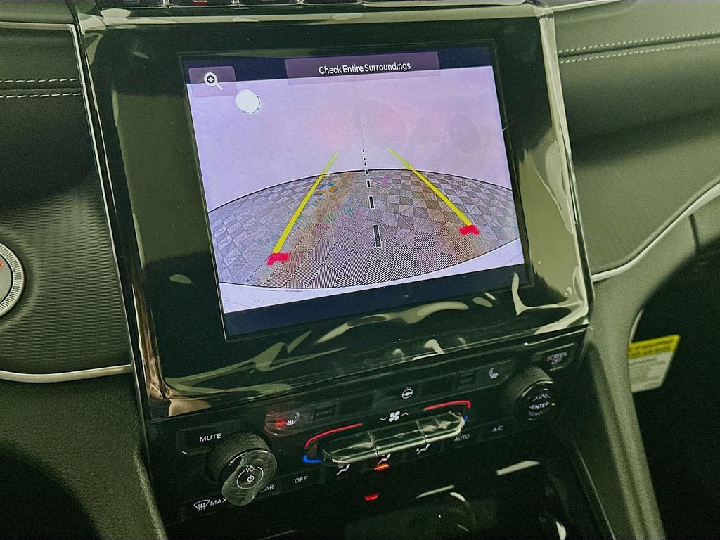 New 2025 White Jeep Altitude X image 15