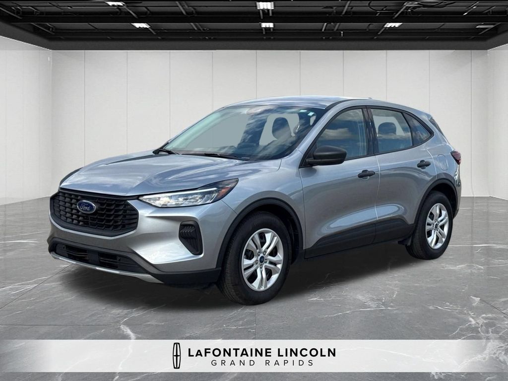  2023 Ford Escape FWD   