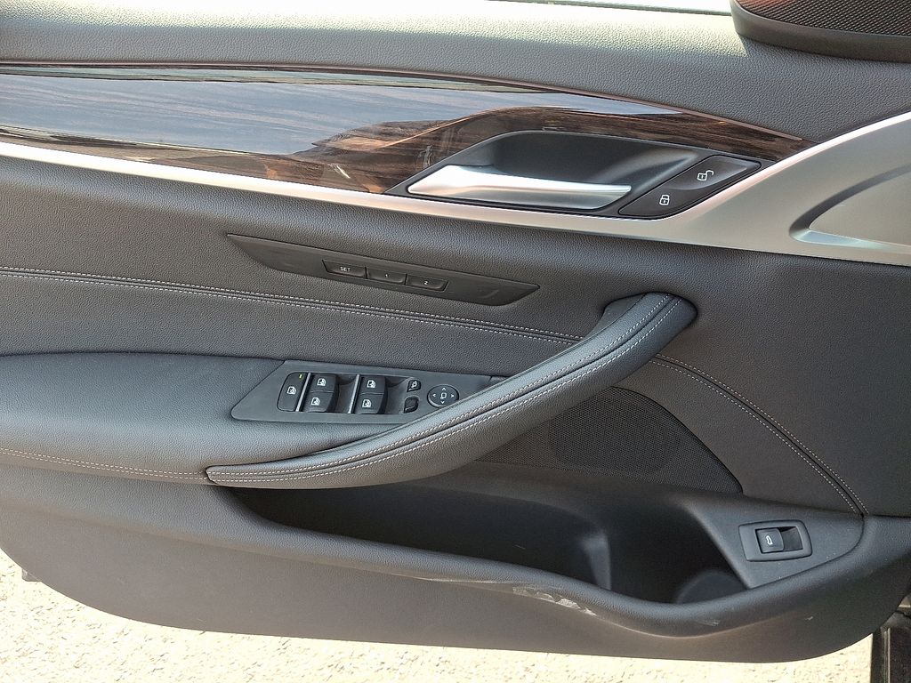 2022 BMW 5 Series 540i xDrive 13