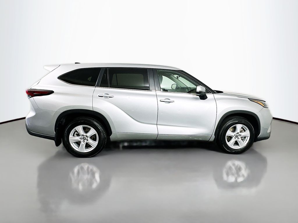 Thumbnail: 2024 Toyota Highlander - 4