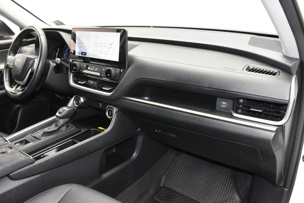 Thumbnail: 2024 Toyota Grand Highlander - 25