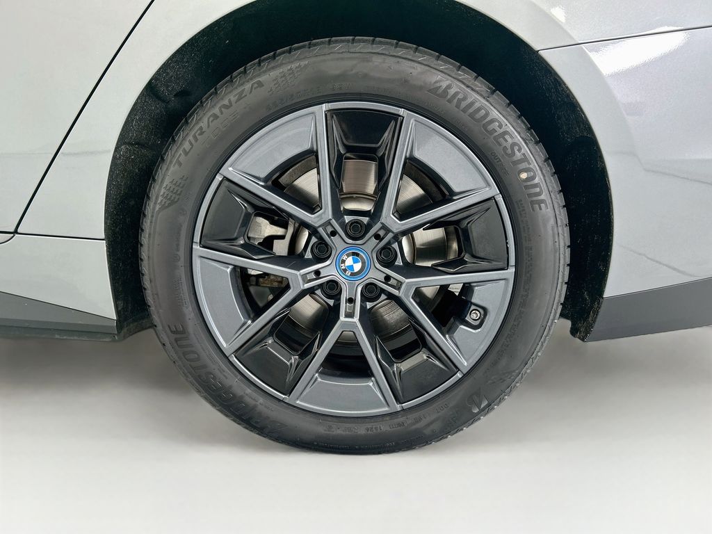 Thumbnail: 2023 BMW i4 - 30