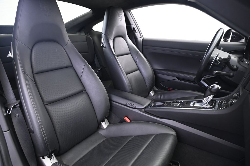 Thumbnail: 2013 Porsche 911 - 20