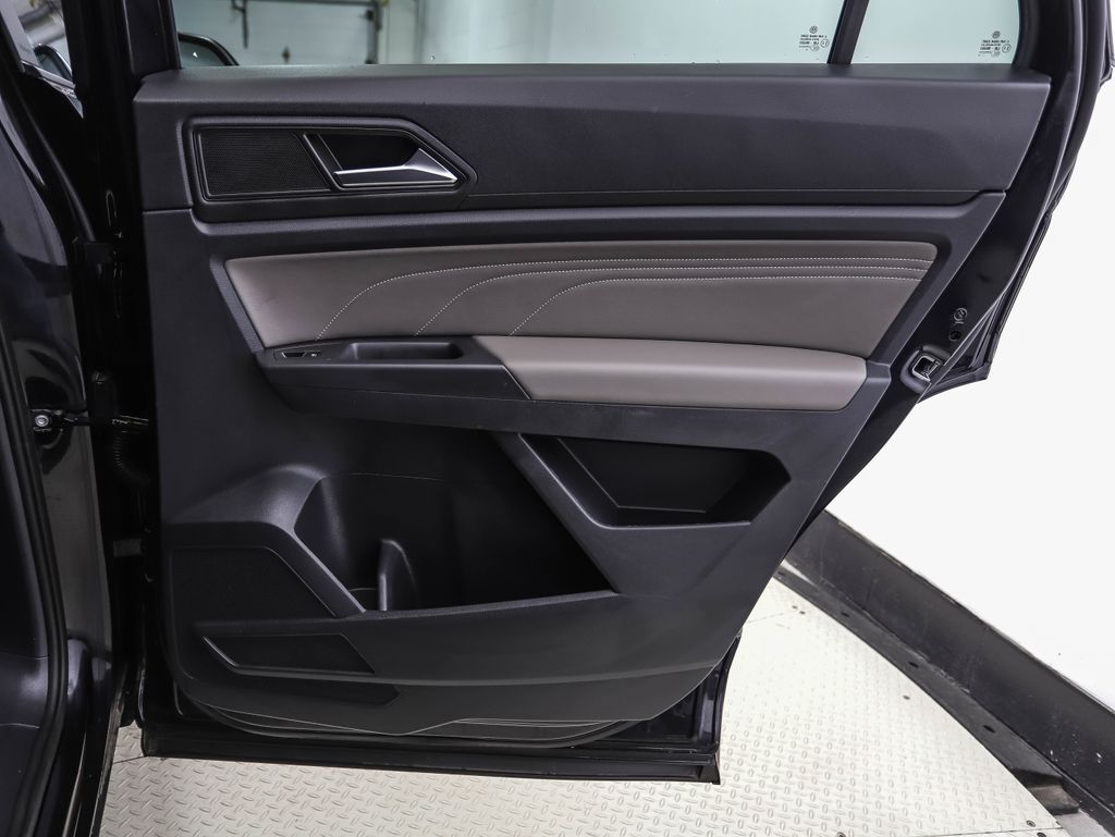 Thumbnail: 2023 Volkswagen Atlas - 25