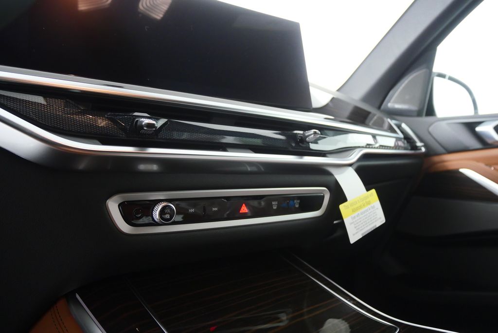 Thumbnail: 2026 BMW X5 - 21