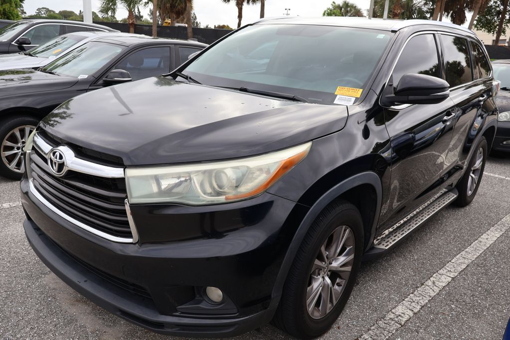 Thumbnail: 2015 Toyota Highlander - 2
