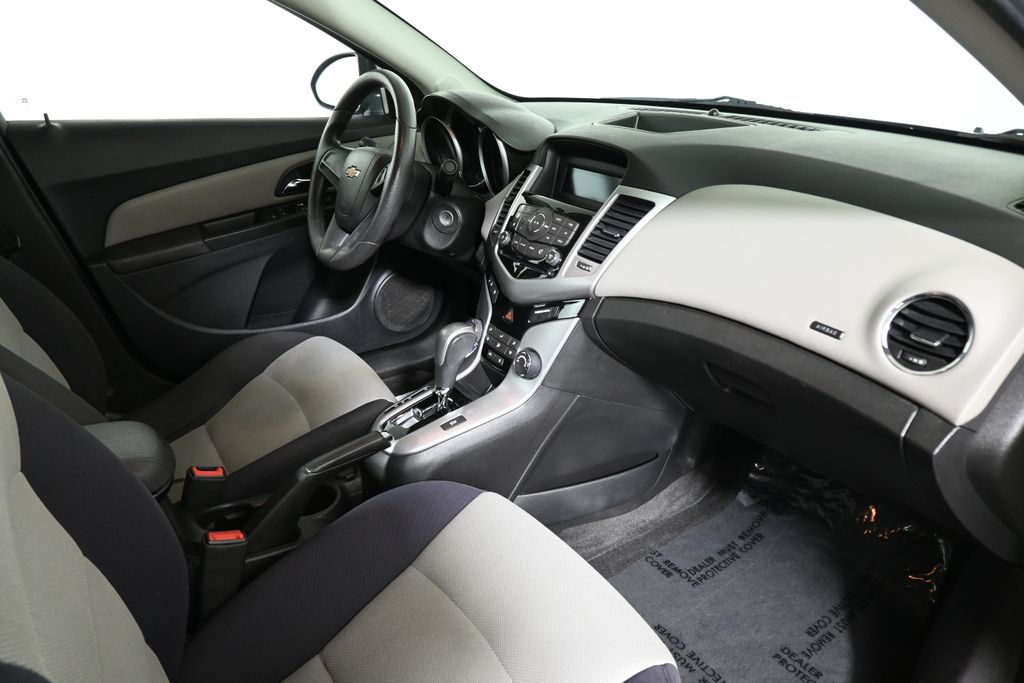 Thumbnail: 2014 Chevrolet Cruze - 23