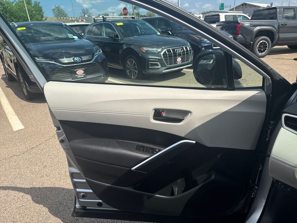 Used 2023 Silver Toyota L image 32
