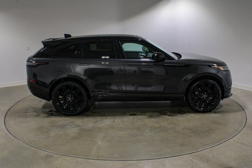 Certified Used 2026  Land Rover Dynamic SE image 6