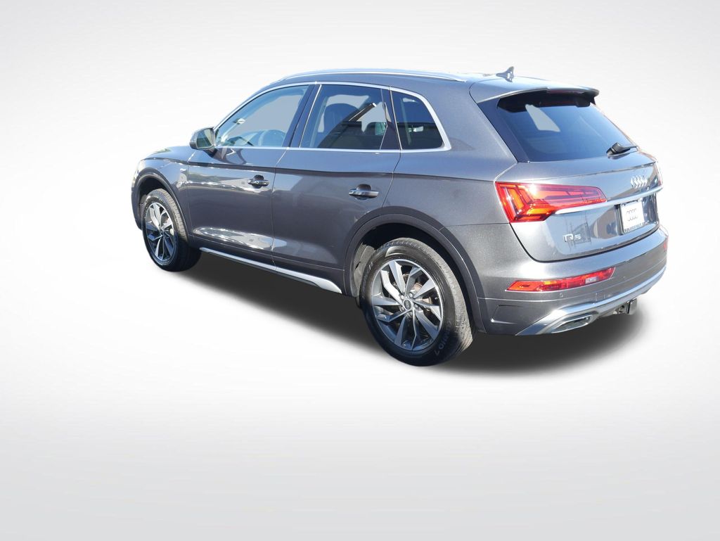 Thumbnail: 2023 Audi Q5 - 3