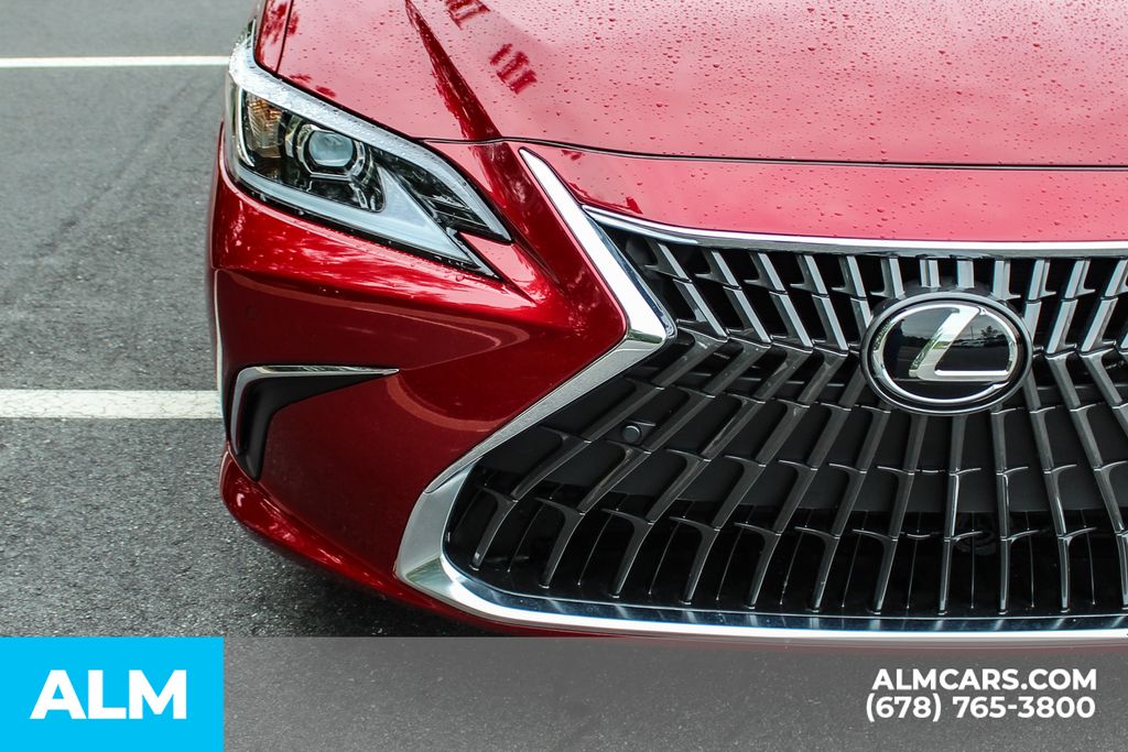 Used 2025 Red Lexus 300h image 12