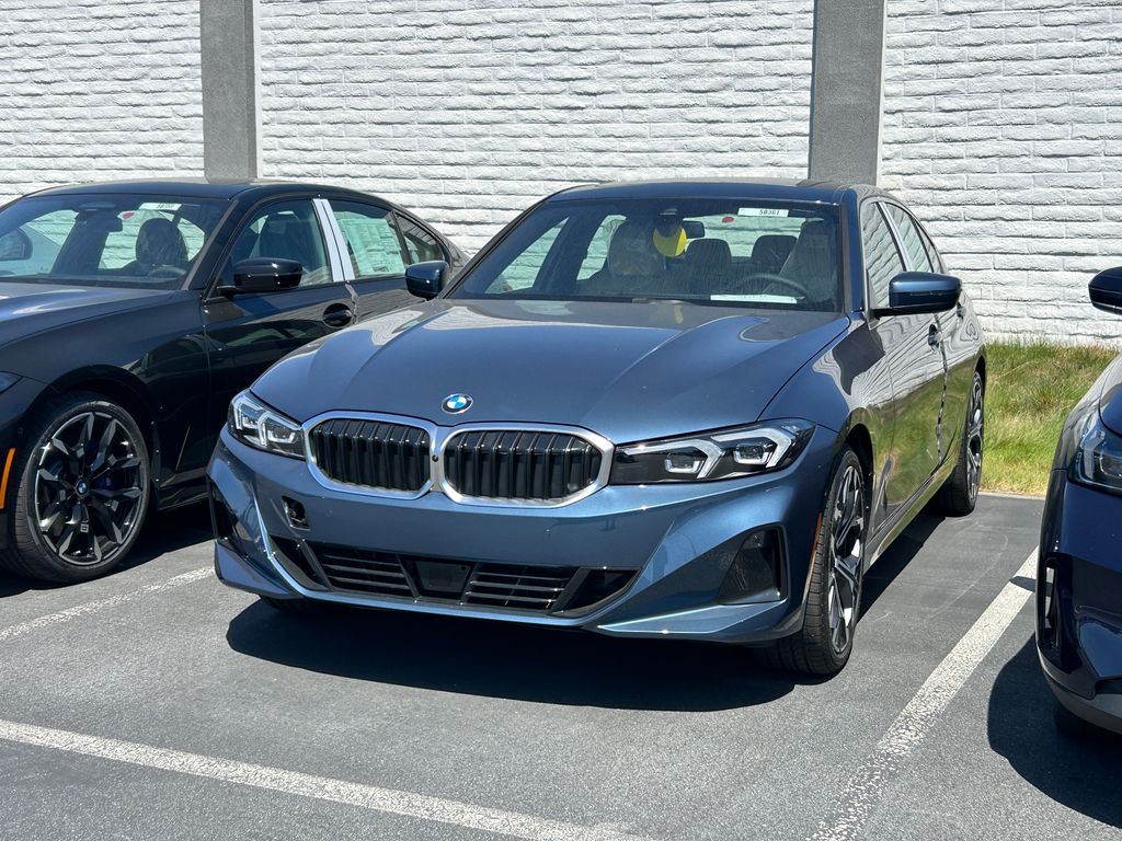 Thumbnail: 2026 BMW 3 Series - 2