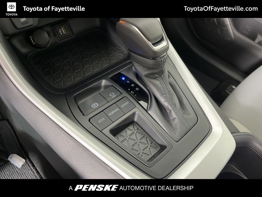 2025 Toyota RAV4 XLE Premium 32