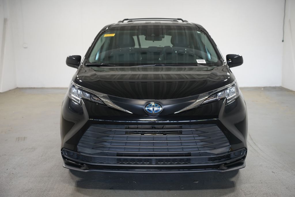Thumbnail: 2022 Toyota Sienna - 2