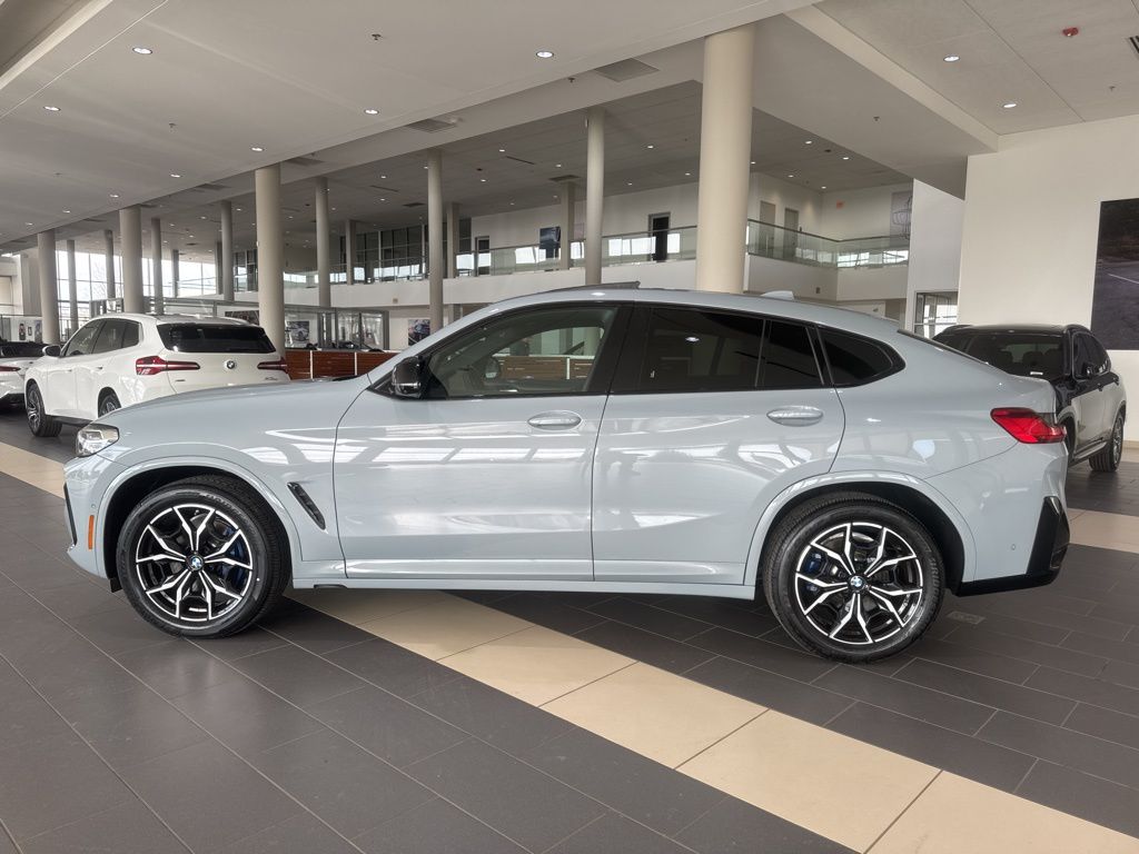 Thumbnail: 2025 BMW X4 - 8