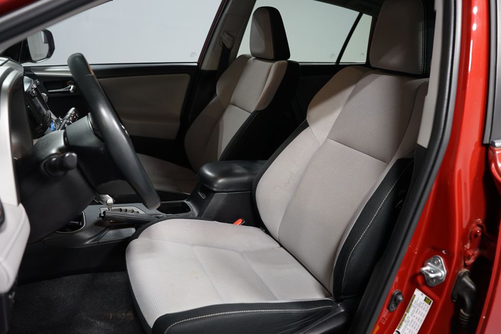 Thumbnail: 2017 Toyota RAV4 - 6