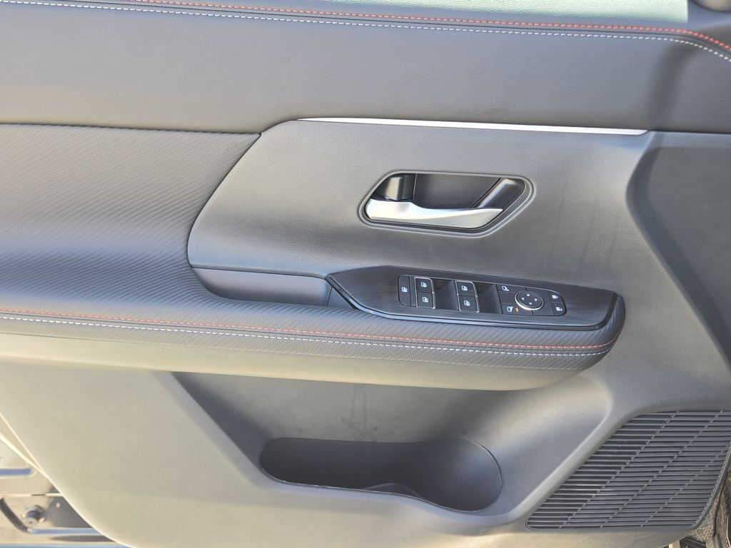 2026 Nissan KICKS SR - Photo 18