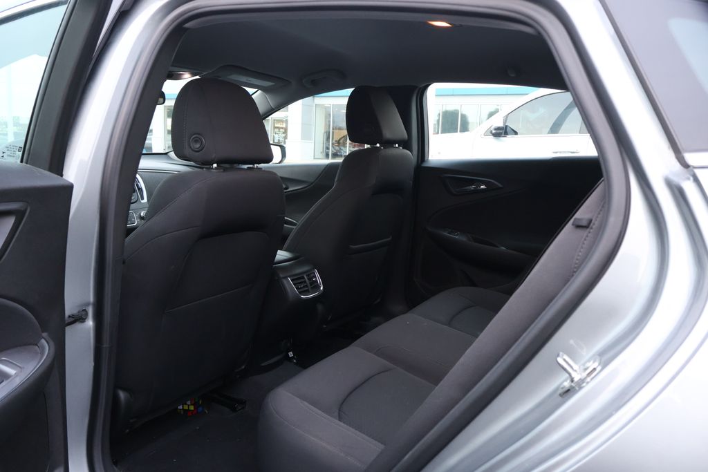 Thumbnail: 2023 Chevrolet Malibu - 31