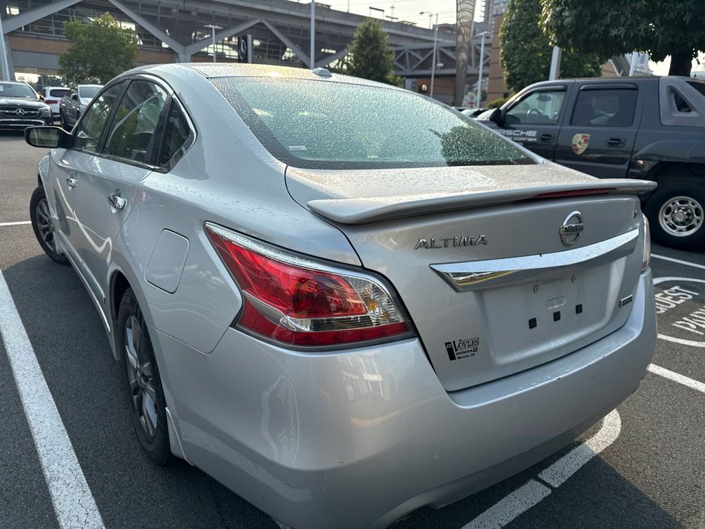 Thumbnail: 2015 Nissan Altima - 4