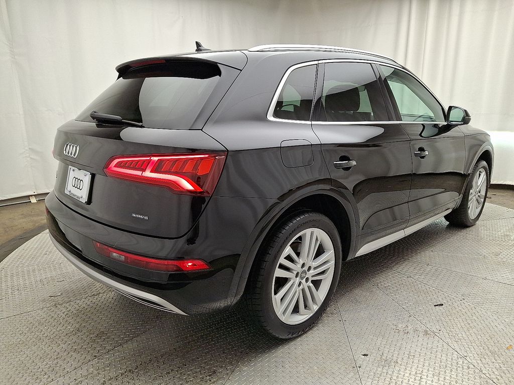 Thumbnail: 2020 Audi Q5 - 4