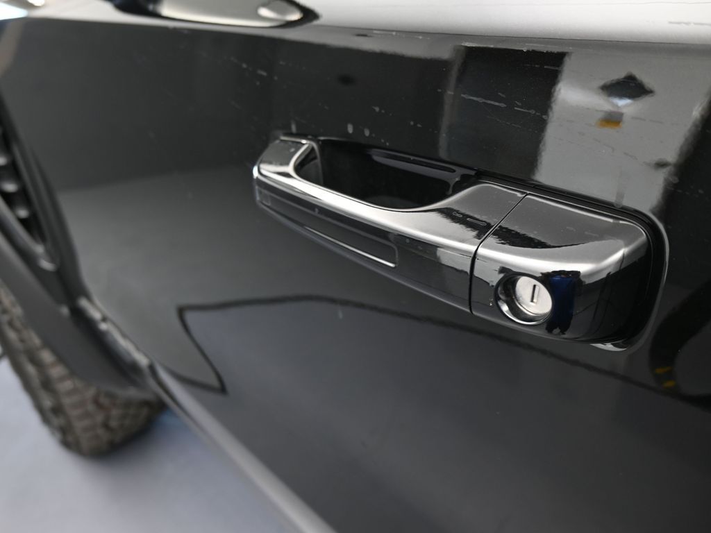 New 2026 Diamond Black Crystal Pearlcoat Ram RHO image 31