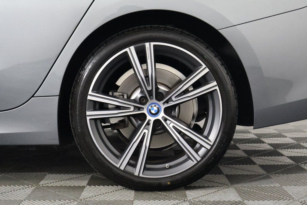 Thumbnail: 2023 BMW 3 Series - 16